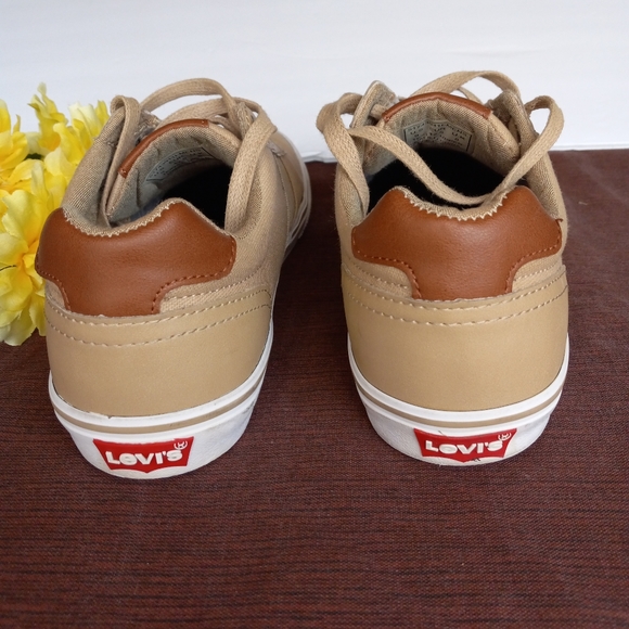 Levi's Shoes - Picture 6 of 7